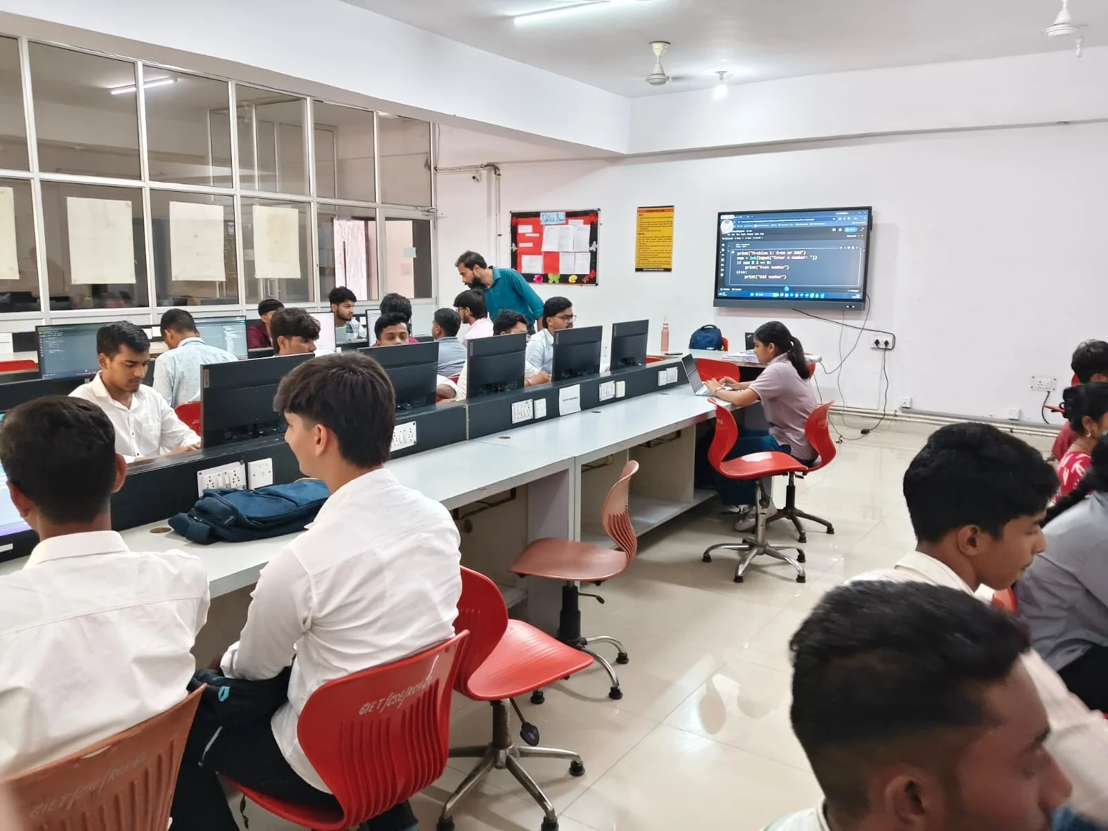 Giet conducted a 2-day ai workshop for newly admitted studen
